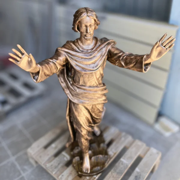 Statua di bronzo pulita restaurata Statua di bronzo pulita restaurata